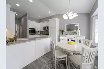 135 E Station St, Sandy, UT 84070 - Photo 7