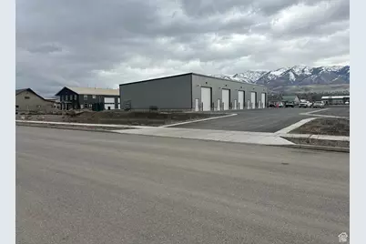 60 S 900 W #A-D, Hyde Park, UT 84318 - Photo 3