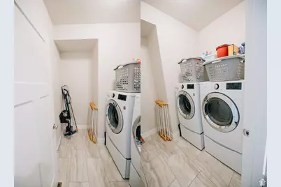 246 N Glenwood Way E, North Salt Lake, UT 84010 - Photo 19