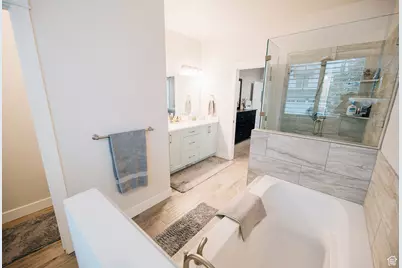 246 N Glenwood Way E, North Salt Lake, UT 84010 - Photo 15