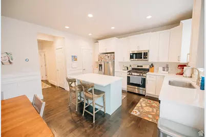 246 N Glenwood Way E, North Salt Lake, UT 84010 - Photo 5