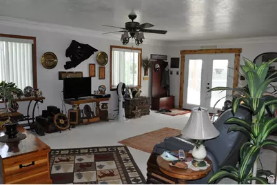 1084 W 2000 N, Vernal, UT 84078 - Photo 7