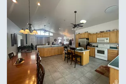 796 S Spruce Dr #26, Garden City, UT 84028 - Photo 5