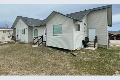 796 S Spruce Dr #26, Garden City, UT 84028 - Photo 3