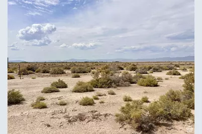 40 N 800 W, Beryl, UT 84714 - Photo 5