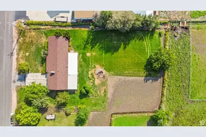 2425 W 200 S, Marriott-Slaterville City, UT 84404 - Photo 9