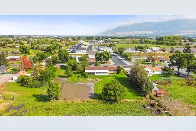 2425 W 200 S, Marriott-Slaterville City, UT 84404 - Photo 37