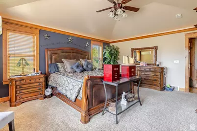 940 E Canyon Rd, Hyde Park, UT 84318 - Photo 13