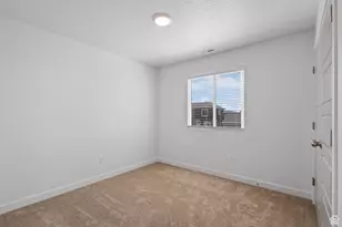 2384 E Spg St, Eagle Mountain, UT 84005 - Photo 15