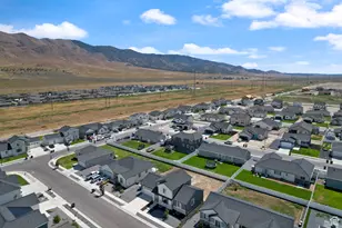 2384 E Spg St, Eagle Mountain, UT 84005 - Photo 33