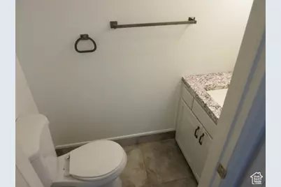 1113 E Country Hills Dr #G2, Ogden, UT 84403 - Photo 11