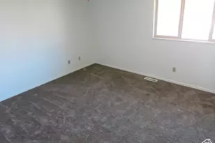 1113 E Country Hills Dr, Ogden, UT 84403 - Photo 15