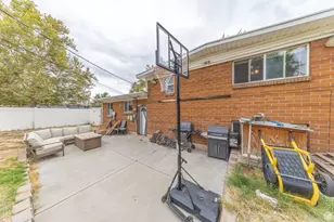 5810 S 2550 W, Roy, UT 84067 - Photo 27