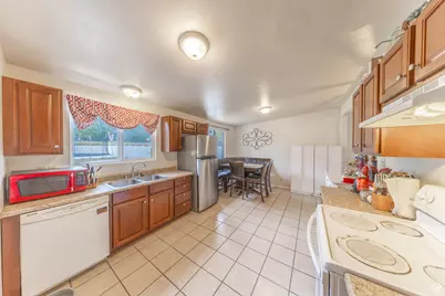 5810 S 2550 W, Roy, UT 84067 - Photo 11