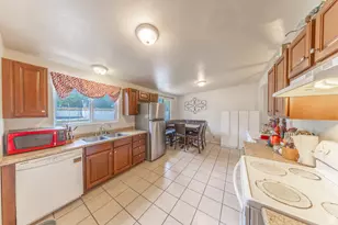 5810 S 2550 W, Roy, UT 84067 - Photo 11