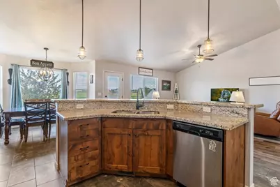 306 S Sunburst Dr, Layton, UT 84041 - Photo 11