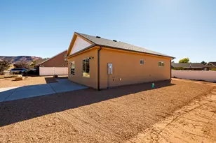 786 E Cedar Circle, Kanab, UT 84741 - Photo 27