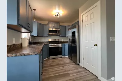 1174 W 1580 N, Clinton, UT 84015 - Photo 5