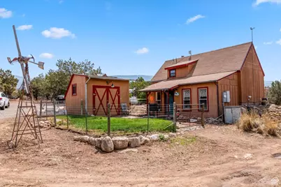 11450 N Pigeon Hollow Rd, Spring City, UT 84662 - Photo 23