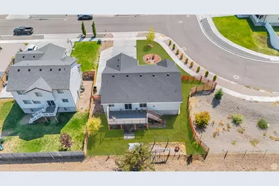 273 E Cherry St, Grantsville, UT 84029 - Photo 3