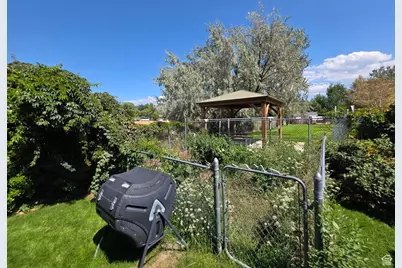 1384 W 7290 S, West Jordan, UT 84084 - Photo 9