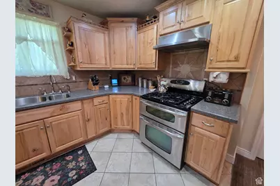 1384 W 7290 S, West Jordan, UT 84084 - Photo 3