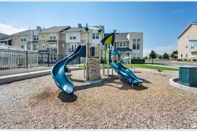 1013 S 2740 E, Spanish Fork, UT 84660 - Photo 29