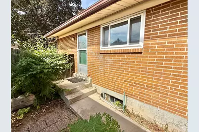 1358 E Maplewood Cir, Murray, UT 84121 - Photo 23