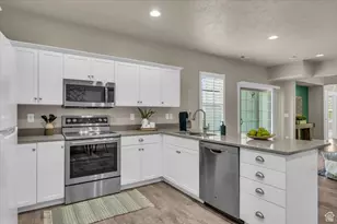 4866 W Black Twig Dr, South Jordan, UT 84009 - Photo 5