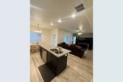 4243 W Park Lake Ct S, Riverton, UT 84096 - Photo 5