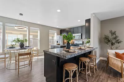 677 E Moray Hill Ct, Draper, UT 84020 - Photo 5