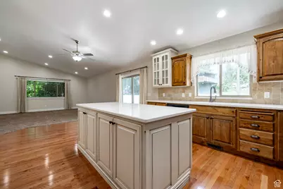 947 E Green Rd, Fruit Heights, UT 84037 - Photo 3