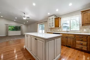 947 E Grn Rd, Fruit Heights, UT 84037 - Photo 3