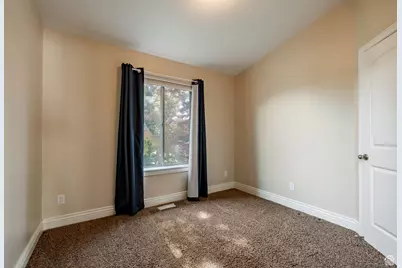 947 E Green Rd, Fruit Heights, UT 84037 - Photo 27