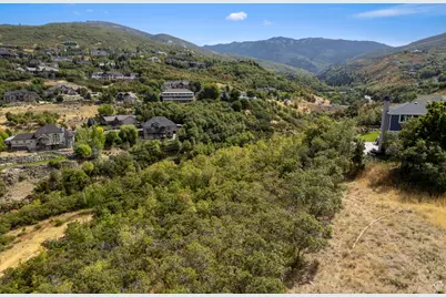 1785 S 1450 E #604, Bountiful, UT 84010 - Photo 3