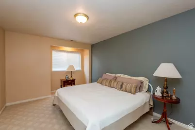 56 E 2050 N, Centerville, UT 84014 - Photo 19