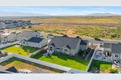 885 W Montauk Ln, Stansbury Park, UT 84074 - Photo 33