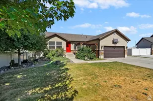 1692 S Willow Creek Cir W, Farmington, UT 84025 - Photo 3