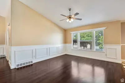 1692 S Willow Creek Cir W, Farmington, UT 84025 - Photo 9