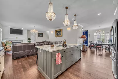 557 E Warm Springs Dr, Kaysville, UT 84037 - Photo 9