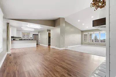 3325 S Bountiful Blvd, Bountiful, UT 84010 - Photo 11