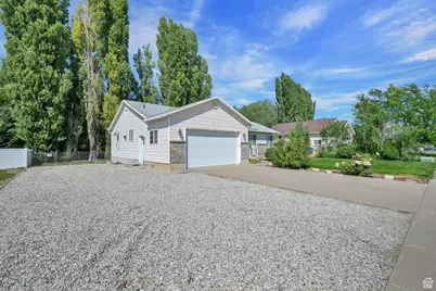 1121 N 900 W, Clinton, UT 84015 - Photo 3