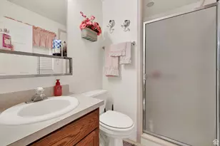 1121 N 900 W, Clinton, UT 84015 - Photo 17