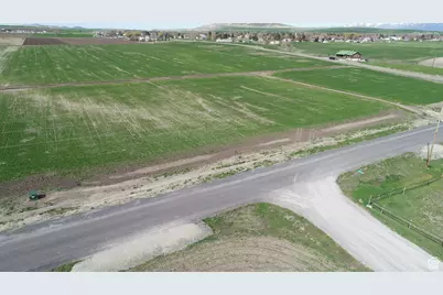 135 W 6600 S #3, Newton, UT 84327 - Photo 5