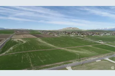 135 W 6600 S #3, Newton, UT 84327 - Photo 3
