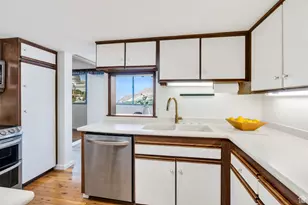 241 N Vine St W, Salt Lake City, UT 84103 - Photo 11