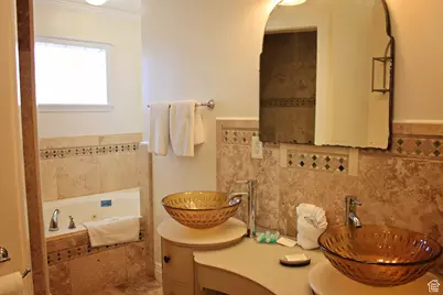 24 W 200 N, Moab, UT 84532 - Photo 15