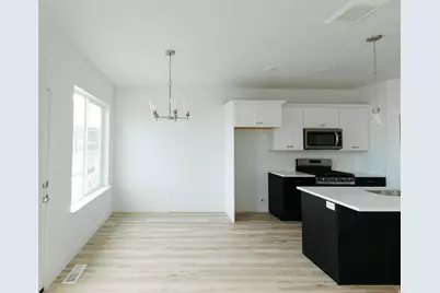 878 N Pugh Ln #918, Saratoga Springs, UT 84045 - Photo 3