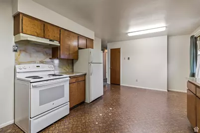 390 N 300 W, Aurora, UT 84620 - Photo 9