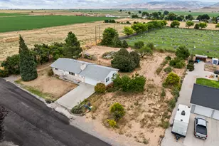 390 N 300 W, Aurora, UT 84620 - Photo 25